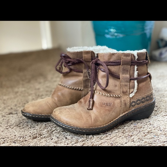 ankle high ugg boots